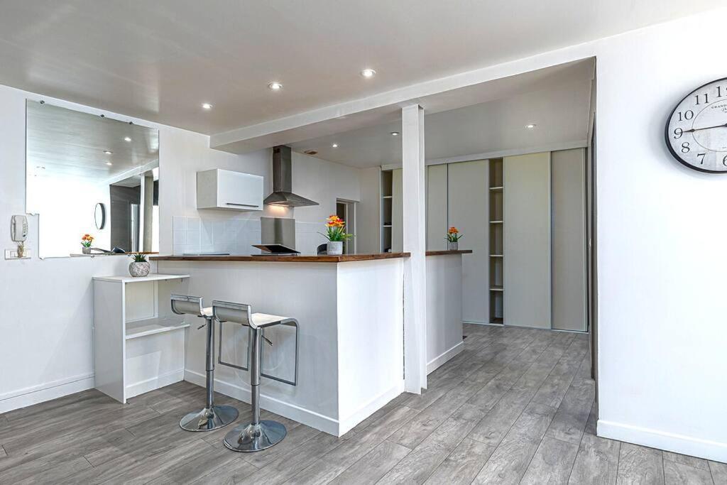 Le Saint-Pierre T2 Cosy En Plein Centre Ville Dreux Exterior photo